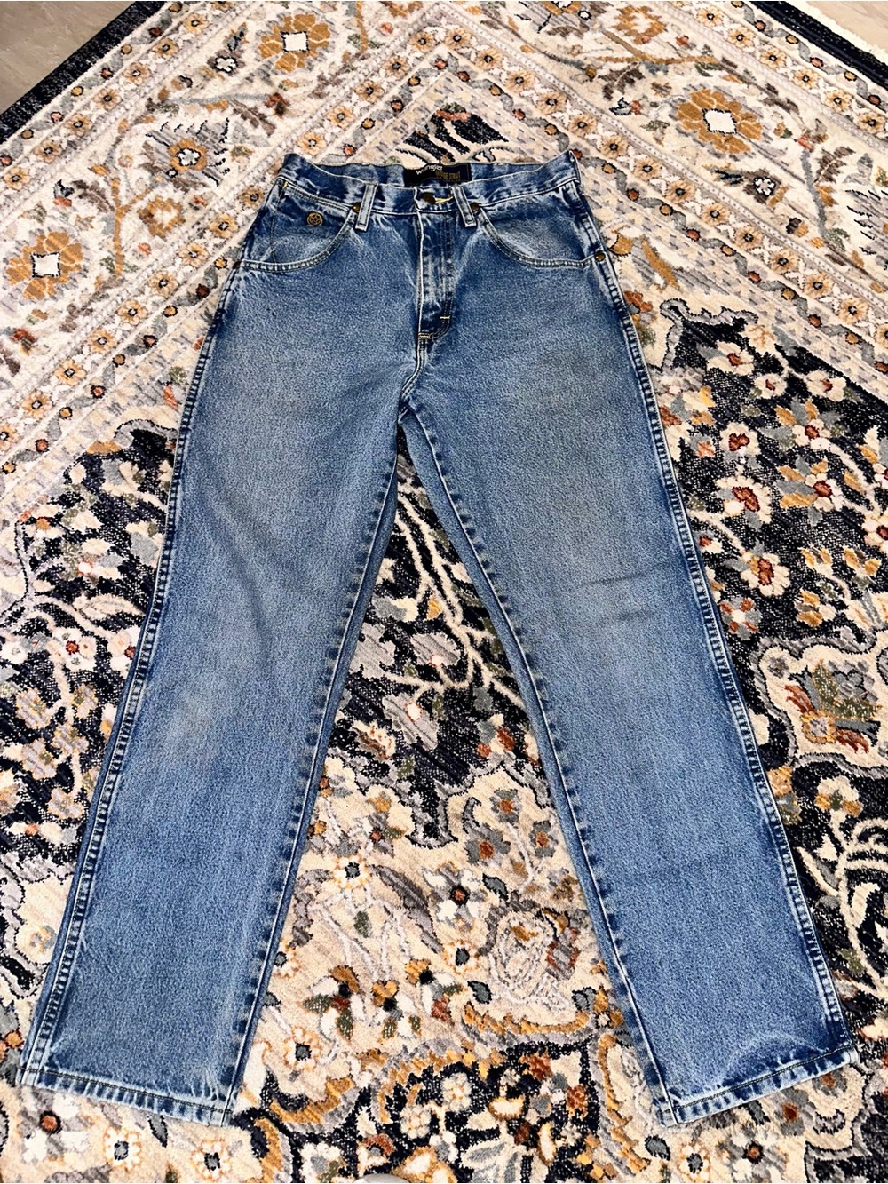 Wrangler Straight-Leg Women’s Jeans in Medium Blue Wash